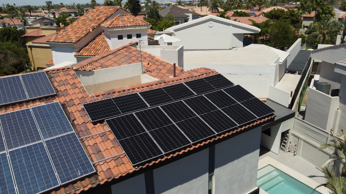 Instalación residencial sobre teja